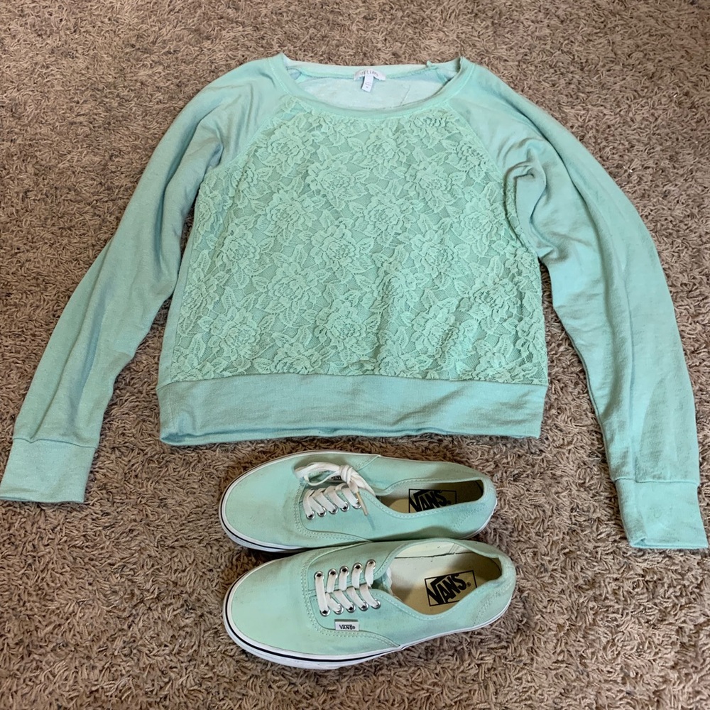 Delia’s mint sweater